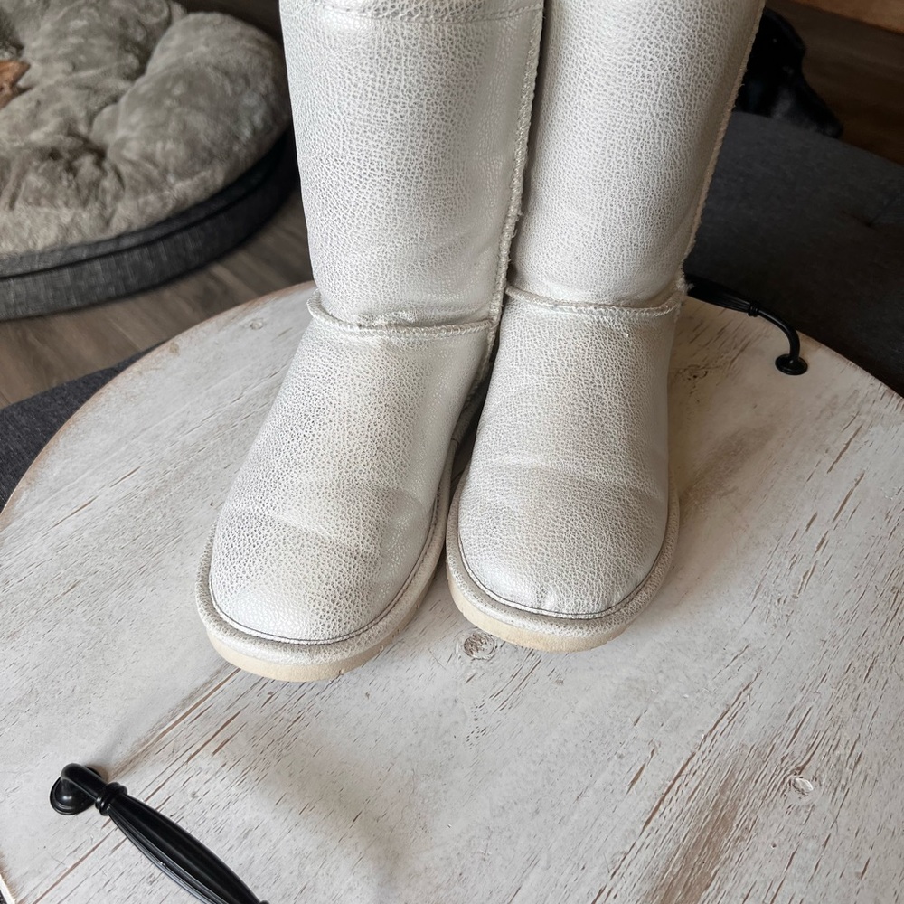 BearPaw Women's White Boots